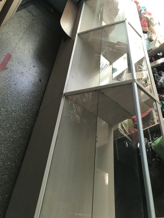 Торгові вітрини для магазину