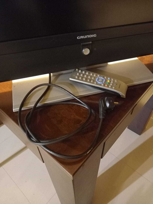 Telewizor GRUNDIG 32 LXW 82-8600 DL