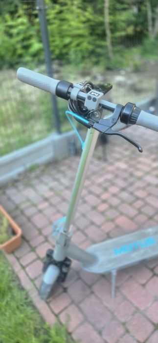 Hujalonga Elektryczna Motus Scooty 10Plus