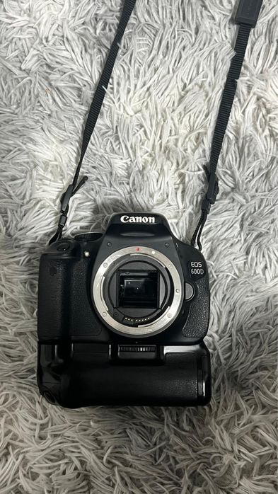 Canon EOS 600D + Lentes e Acessórios