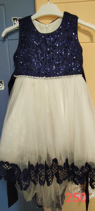 Плаття святкові , різні розміри