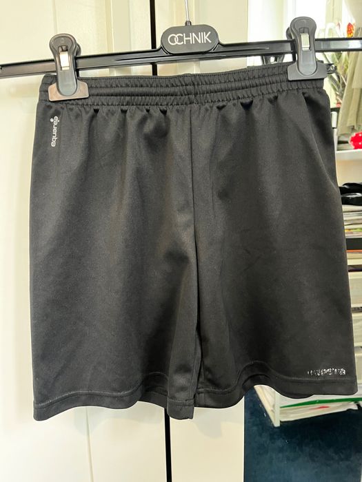 Spodenki sportowe rozmiar 140-146