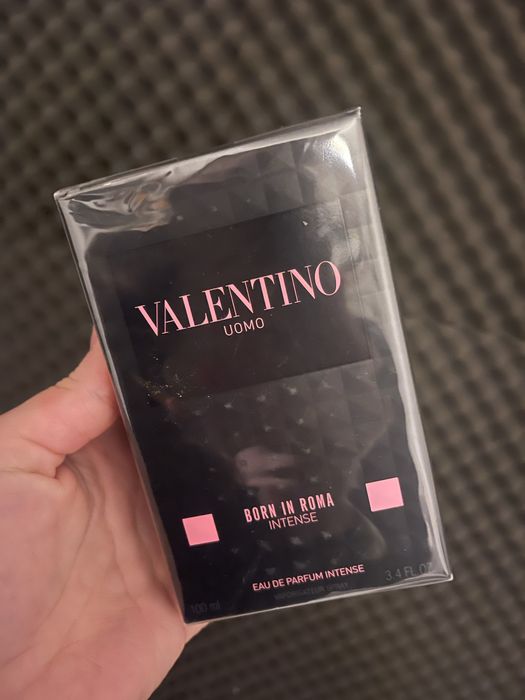 Valentino uomo born in roma