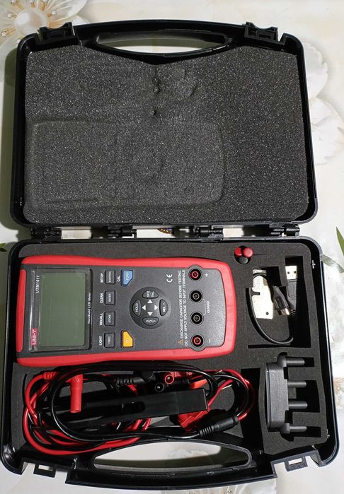 Вимірювач RLC UNI-T UT611.