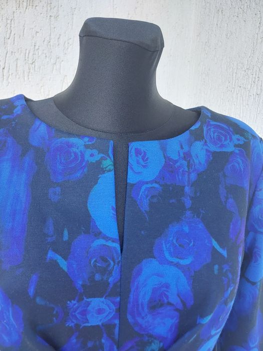 Sukienka ołówkowa w roz M/L.