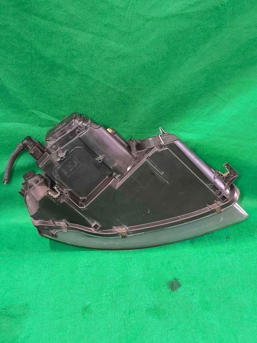 Ótica / Farol Esquerdo AUDI A3 Sportback 8P0941003L (OEM) | 0301206601 (OEM)