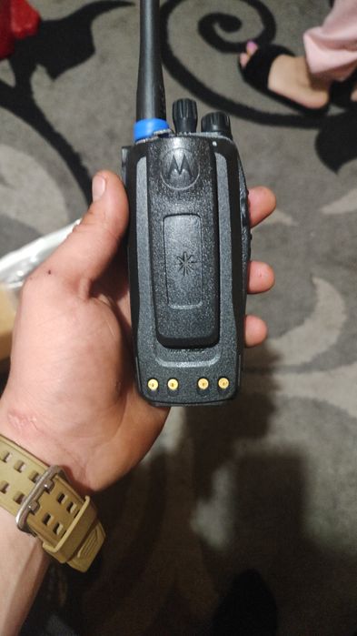 Продам срочно 3 рації ціна за три радіус 7 кілометрів