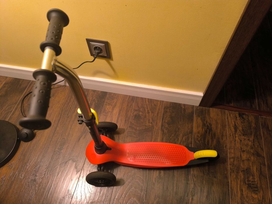 Hulajnoga trójkołowa oxelo B1