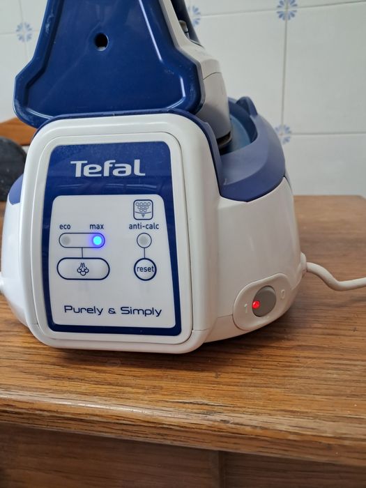 Ferro de engomar  Tefal c/caldeira