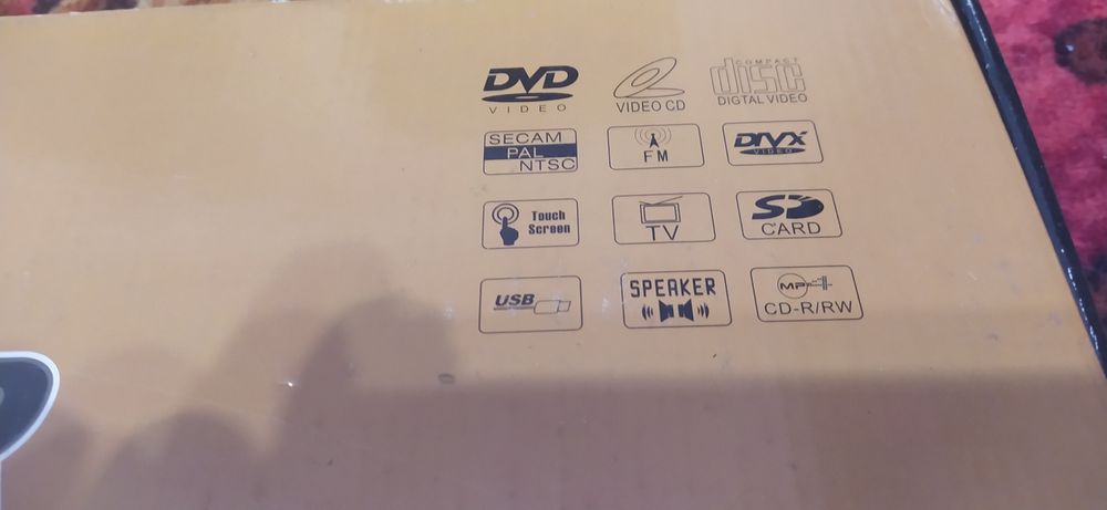 Солнцезащитные универсальные козырьки с монитором