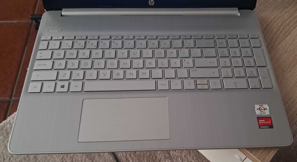 Portátil HP 15s-eq1009np