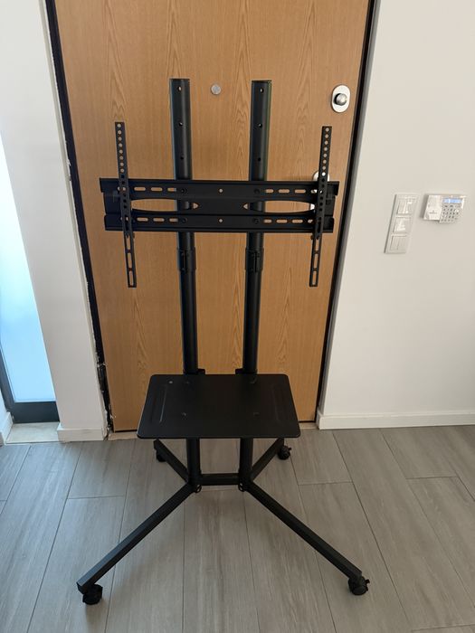 Suporte de Televisao ate 85” com rodas