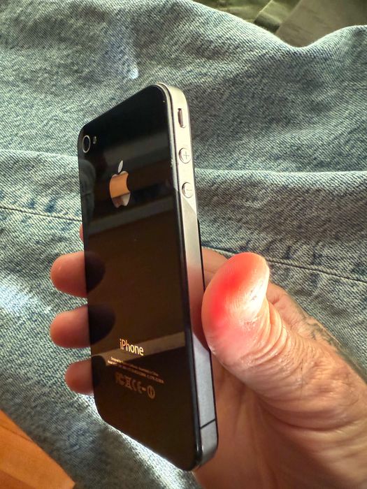 iPhone 4 - Em bom estado