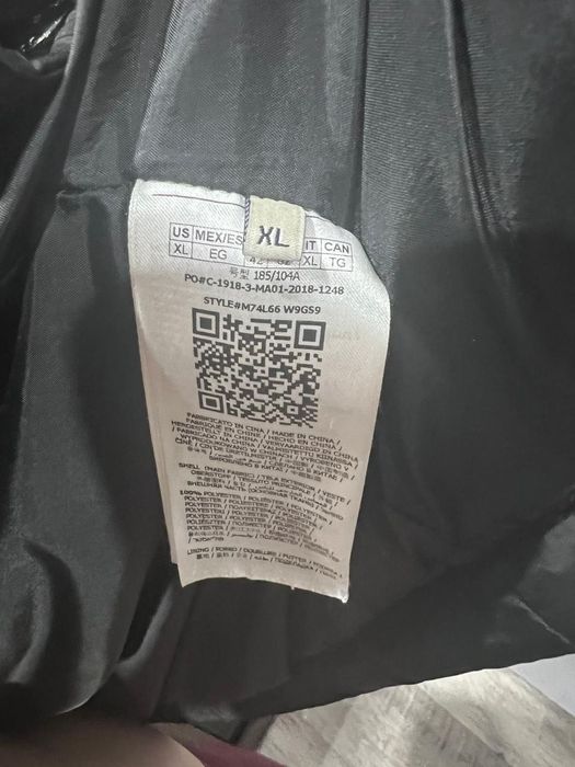Продам мужской зимний пуховик Guess.