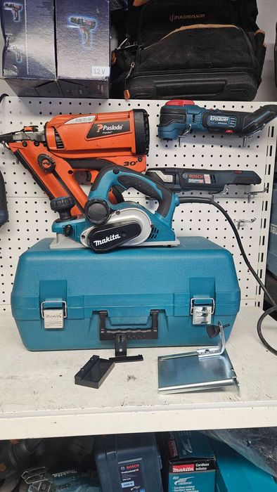 Strug elektryczny Makita KPO810 850W 82MM