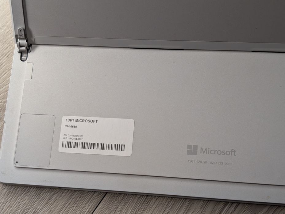 Планшет Microsoft Surface Pro 7+ i5-1135g7 iris Xe 8/128 LTE 4G