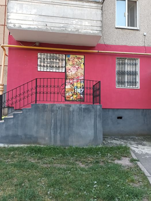 Продам приміщення 35 м.кв. Жадова, під магазин, салон краси,під бізнес