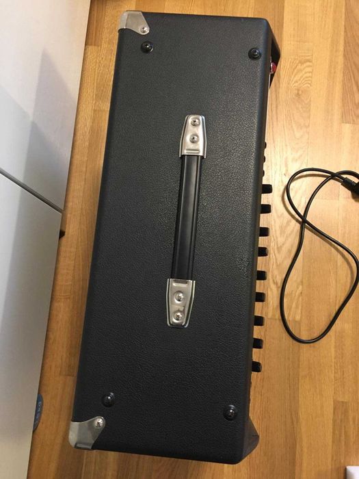 Комбоусилитель  Fender FM210R  65 W, всё работает отлично, есть ВИДЕО