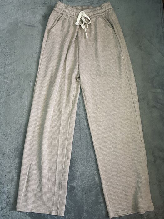 ТЕРМІНОВО Прямі джинси, S-M розмір Жіночі