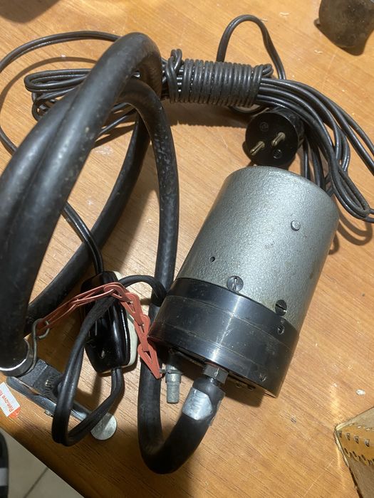 Kompresor samochodowy. PRL.