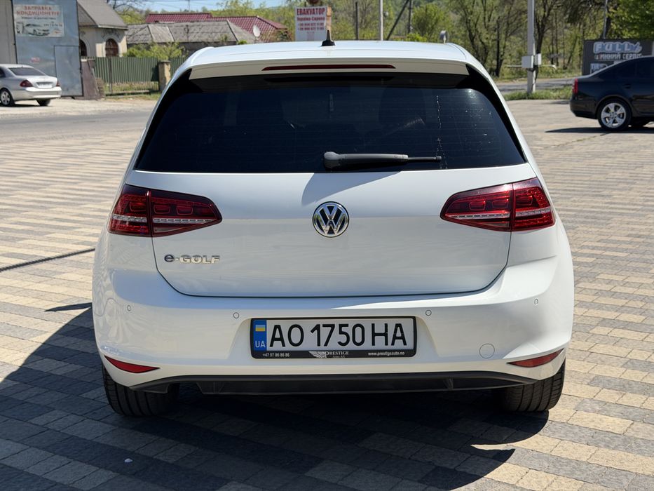 Volkswagen e-Golf 2015р 24kw Нова батарея