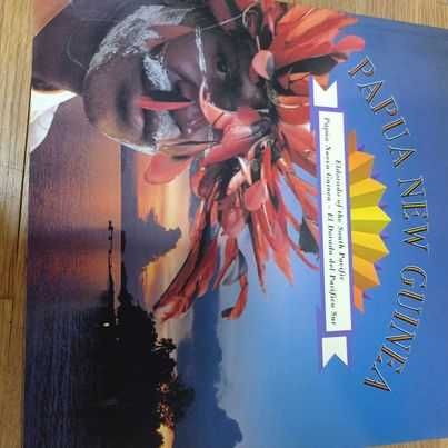 vendo livro Papua new Guinea