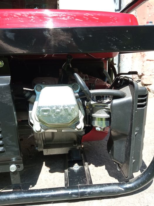 Продам генератор 3Кв