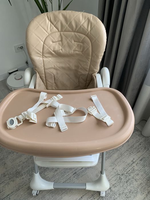 Крісло для годування carello