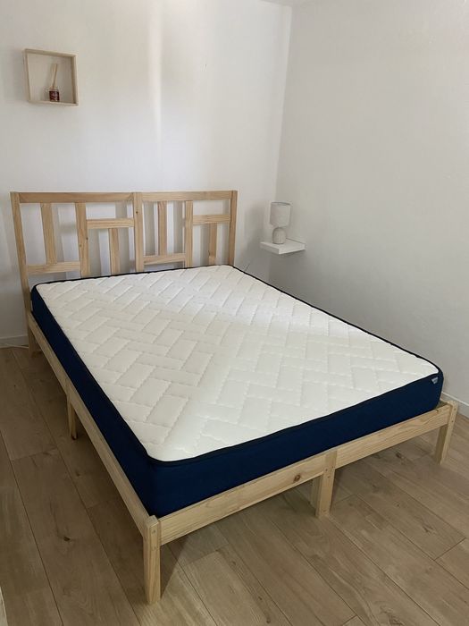 Cama e colchão 140x190