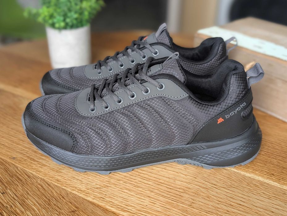 Чоловічі кросівки