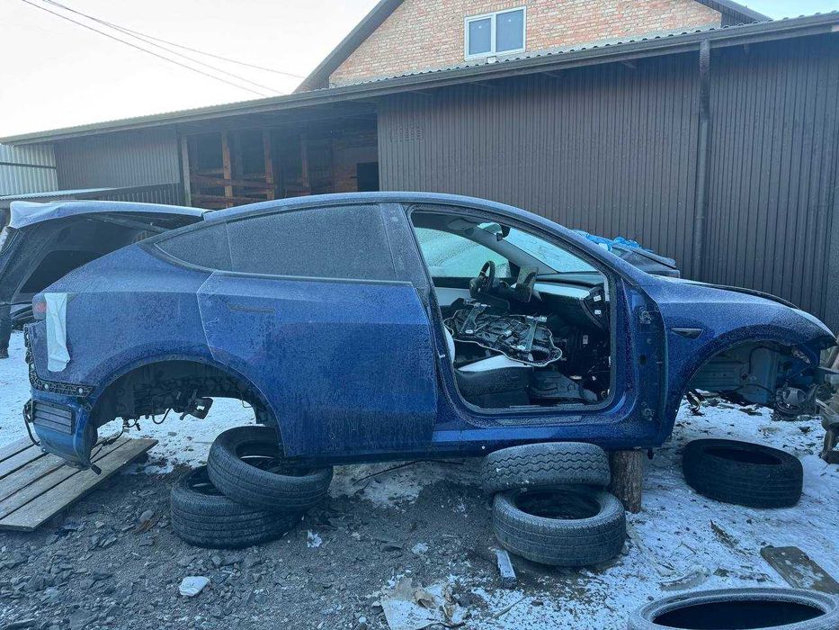 РОЗБІРКА Tesla Model 3 2018 крило бампер двері