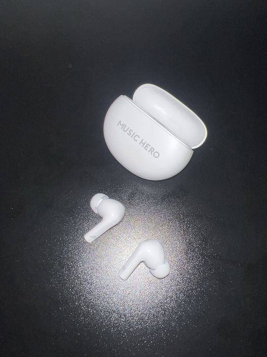 Fones Bluetooth Music Hero TWS X-Beat – Como Novos