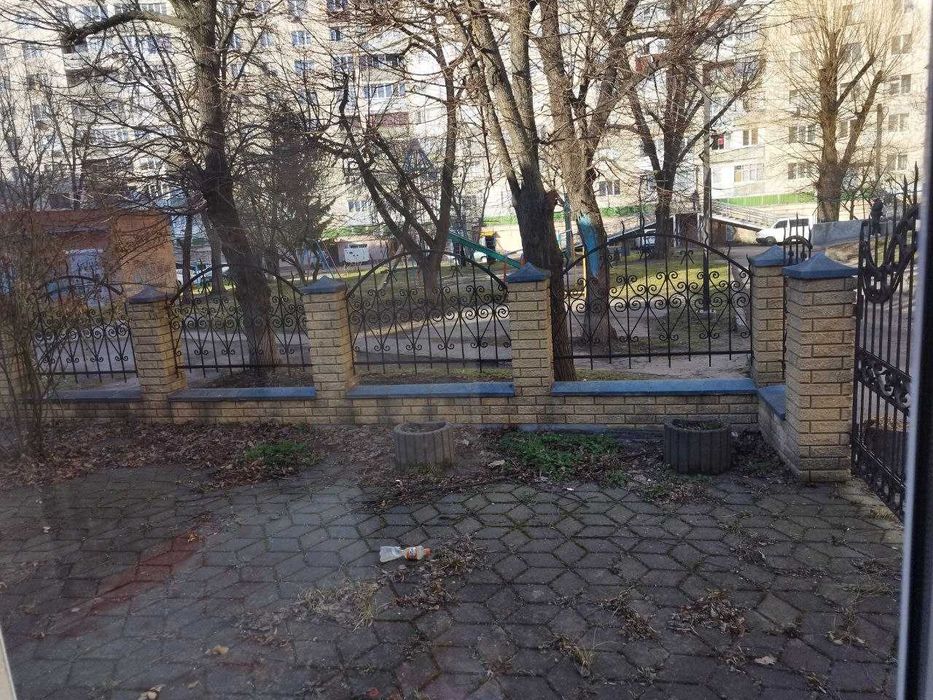 Центр продаж комерційного приміщення частина будинку Н