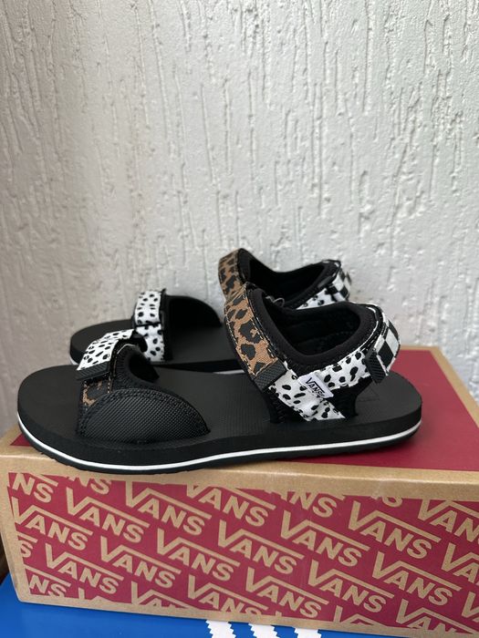 Босоніжки/ сандалі vans оригінал