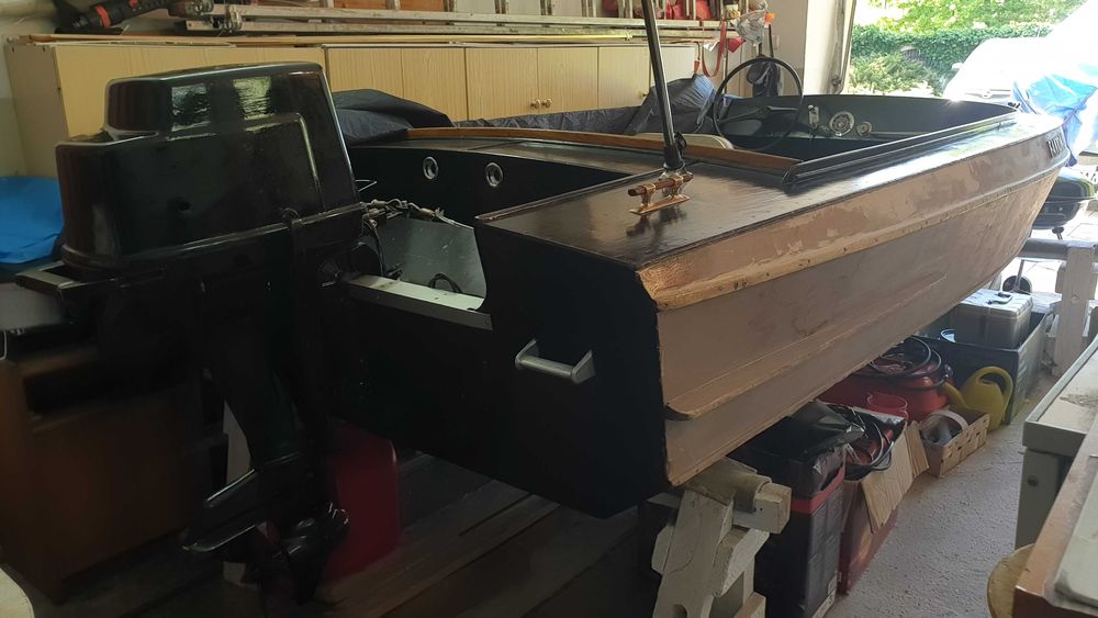 Łódź Motorowa z silnikiem Wicher