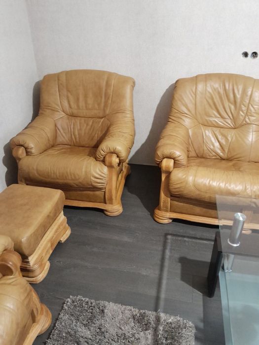 Набір шкіряний диван крісла та пуф