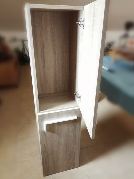 Coluna suspensa para casa de banho