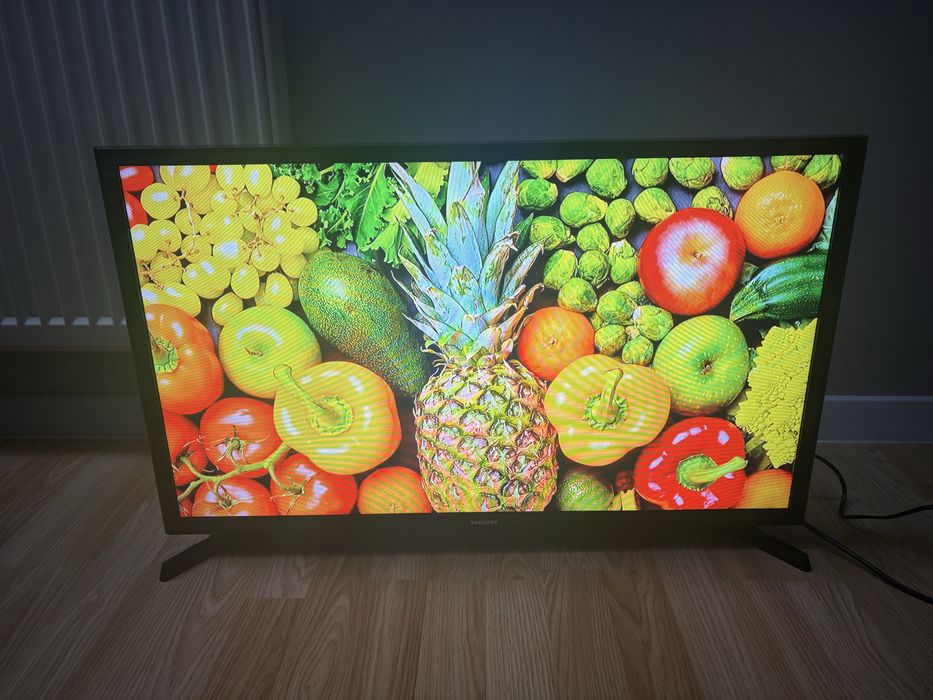 Телевізор Samsung UE32J4000  [ HD / HDMI]