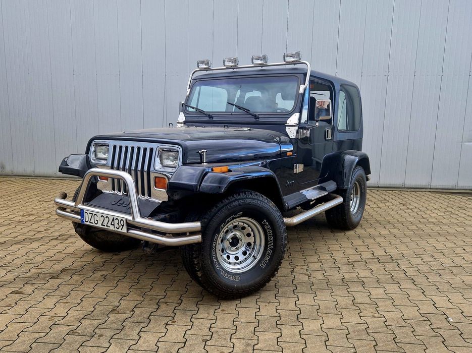 Jeep Wrangler Terenówka | Dobry stan | 4.0L | 153,000 KM |