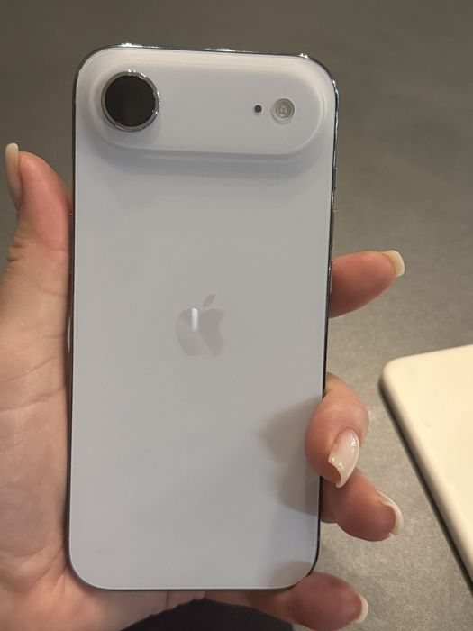 Apple iPhone Air 256GB Sky Blue