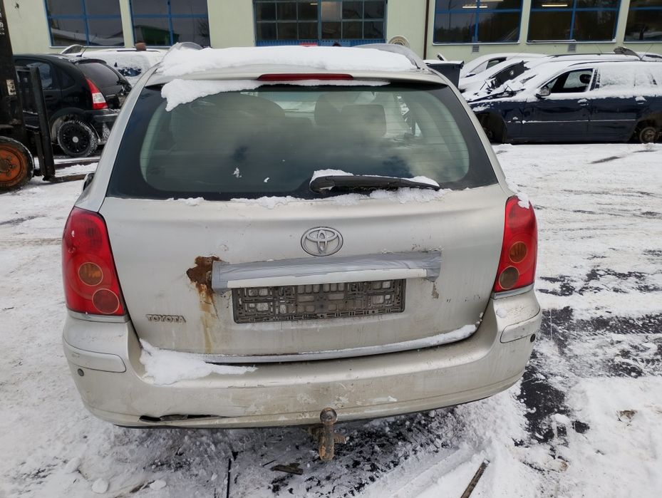 Toyota Avensis, 2003r, 1.8 Pb - na części.