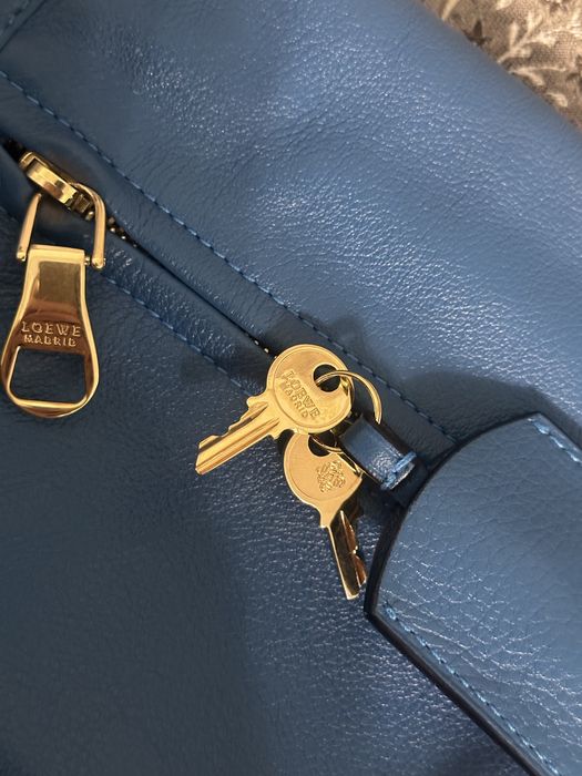 Loewe оригінал сумка стильно та комфортно