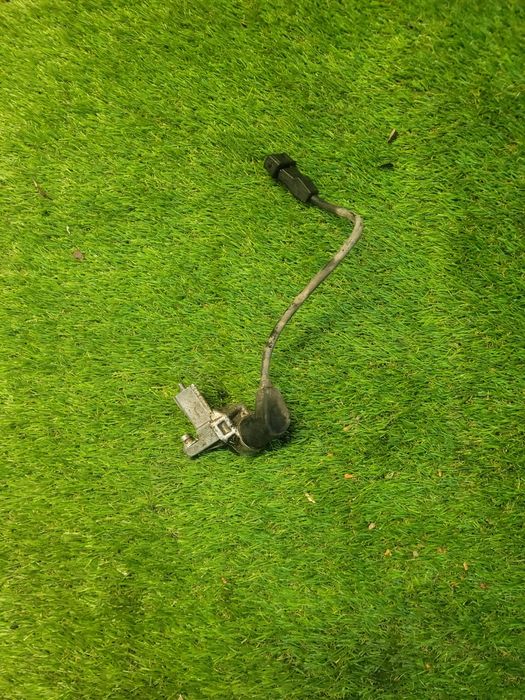 Кронштейн датчика коленвала ланос 1.5-1.6