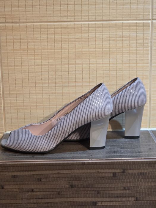 Buty na obcasie Marco shoes