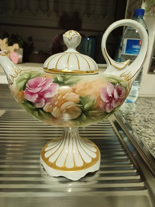 Bule pintado à mão