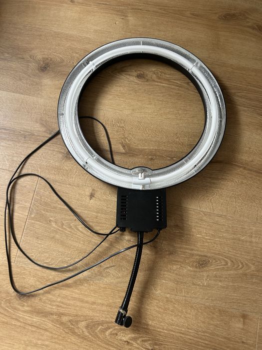 Lampa pierścieniowa 65 w