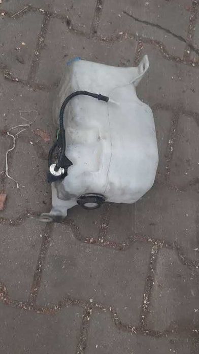 Zbiornik płynu do spryskiwaczy VW Golf IV