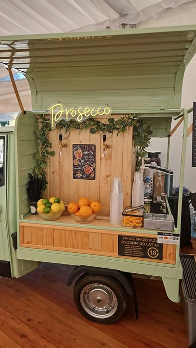 Prosecco Van Piaggio Ape 50
