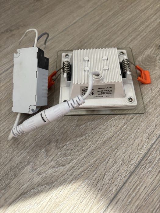 Світильник вбудований світлодіодний