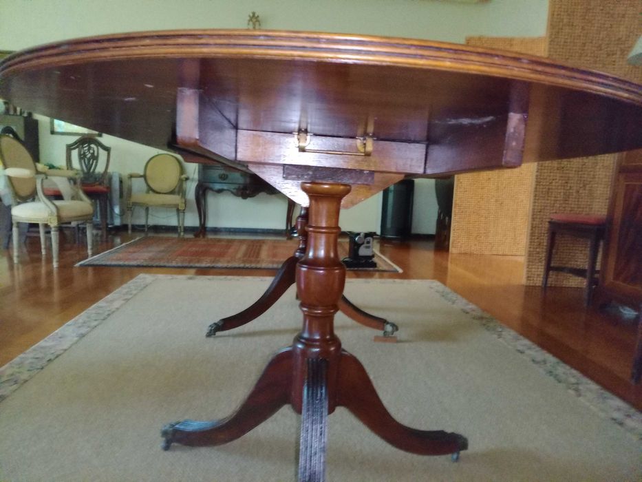 English-Style Dining Table64740604747395123